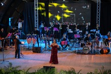 Un vozarr&oacute;n rompi&oacute; Los Cristales