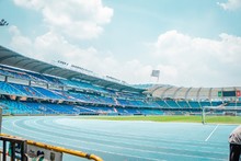 La gramilla y camerinos del Pascual Guerrero en mantenimiento para la Conmebol Libertadores Femenina 2023