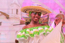 Bailar para esquivar la guerra