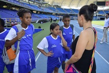 Tocando el cielo con los pies: ni&ntilde;os de la comuna 15 visitan el estadio Pascual Guerrero