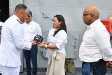 Con honores, Armada Nacional &lsquo;jubila&rsquo; buque insignia y lo entrega a la Alcald&iacute;a de Cali 