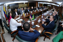 Alcalde Jorge Iv&aacute;n Ospina atiende a delegaci&oacute;n de funcionarios de R&iacute;o de Janeiro (Brasil) 