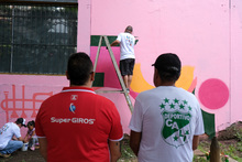 Festival Graficalia, Colores de Vida pint&oacute; la Avenida 6ta de Cali con su Mural Gozate la sexta, &iexcl;v&eacute;!