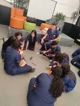 Cuentos tradicionales transformados en arte por estudiantes cale&ntilde;os