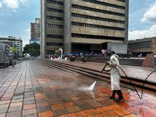 Con lavado de &aacute;reas p&uacute;blicas, la Alcald&iacute;a de Cali enluce puentes, hundimientos y sitios tur&iacute;sticos 
