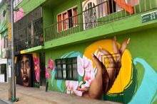 Murales del Bulevar de Oriente exaltan la riqueza cultural de los habitantes de Cali