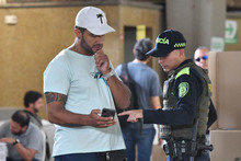 En el coliseo El Pueblo cale&ntilde;os se dieron cita para votar