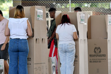En el coliseo El Pueblo cale&ntilde;os se dieron cita para votar
