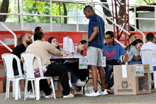 En el coliseo El Pueblo cale&ntilde;os se dieron cita para votar
