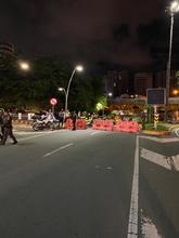 Agentes de tr&aacute;nsito en alistamiento de primer grado para celebraci&oacute;n del Halloween