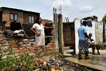 Se entregaron ayudas humanitarias a damnificados del sector Villa Uribe, Comuna 13