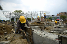 As&iacute; avanza el proyecto movilizador Parque Pac&iacute;fico, con sus letras monumentales listas para recibir a los visitantes y estructuras que se instalan para alojar las artesan&iacute;as, bebidas y cocinas tradicionales como parte del recorrido cultural. 