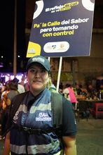 A ritmo de salsa, g&uuml;iro y campana, se genera cultura ciudadana en la &lsquo;Calle del Sabor&rsquo;