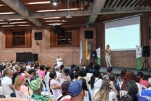 Cali se ilumina con inclusi&oacute;n: vendedores informales organizados para el Alumbrado Navide&ntilde;o 2023