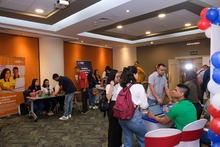 Cale&ntilde;os y vallecaucanos acudieron a la &lsquo;Bilingual Job Fair 2023&rsquo; en procura de copar las vacantes laborales
