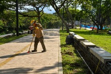 Con el trabajo diario de 75 hombres y mujeres, Cali tendr&aacute; su Parque Pac&iacute;fico