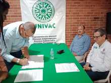 Firmado pacto por el empleo inclusivo y el medio ambiente en el sector del calzado