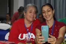 Adultos mayores participaron activamente en Foro sobre las TIC 