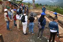 Periodistas de Cali recorrieron las obras de los &lsquo;Parques para la Vida&rsquo;