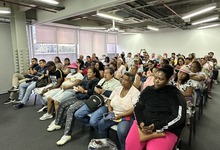 Vendedores informales se capacitan para participar en &lsquo;Alumbrado Navide&ntilde;o&rsquo;