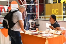 Variedad de productos y emprendedores felices caracterizaron la Feria del Fondo Solidario y de Oportunidades