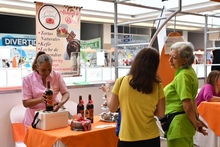 Variedad de productos y emprendedores felices caracterizaron la Feria del Fondo Solidario y de Oportunidades