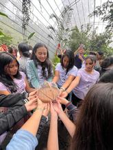 Proyecto Curie: Empoderando a Ni&ntilde;as a trav&eacute;s de la ciencia y el emprendimiento