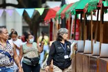 Vendedores informales se suman de manera coordinada al Alumbrado Navide&ntilde;o de Cali}