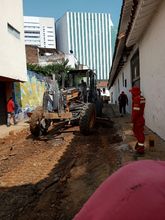 Rehabilitan Calle de la Gallera con el grupo operativo de Infraestructura
