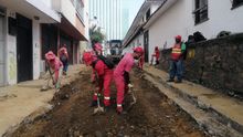 Rehabilitan Calle de la Gallera con el grupo operativo de Infraestructura