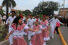 La chirim&iacute;a llena de color el Bulevar de Oriente