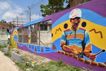 La chirim&iacute;a llena de color el Bulevar de Oriente