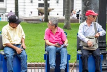 Lustrabotas de la Plaza de Cayzedo recibieron Capital Semilla