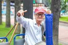 Lustrabotas de la Plaza de Cayzedo recibieron Capital Semilla