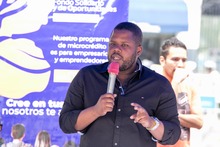 Lustrabotas de la Plaza de Cayzedo recibieron Capital Semilla