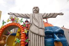 2000 artistas engalanaron el desfile del Carnaval de Cali Viejo 