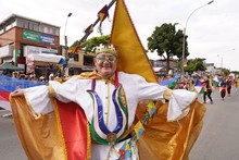 2000 artistas engalanaron el desfile del Carnaval de Cali Viejo 