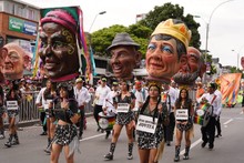 2000 artistas engalanaron el desfile del Carnaval de Cali Viejo 