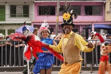 2000 artistas engalanaron el desfile del Carnaval de Cali Viejo 