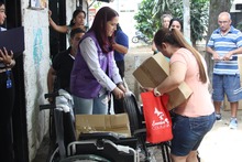Se entregaron sillas de ruedas en la comuna 13