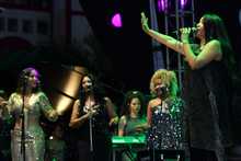 Ellas salieron, cantaron y prendieron la rumba en La Calle de La Feria 