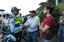 Puestos de control en la v&iacute;a al mar dejan hasta el momento 145 infracciones y 61 veh&iacute;culos inmovilizados