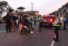 Puestos de control en la v&iacute;a al mar dejan hasta el momento 145 infracciones y 61 veh&iacute;culos inmovilizados