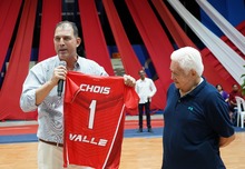 Secretar&iacute;a del Deporte acompa&ntilde;&oacute; el emotivo homenaje a Francisco Chois, leyenda viva del voleibol colombiano