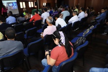 Periodistas cale&ntilde;os conmemoraron su d&iacute;a aprendiendo sobre inteligencia artificial