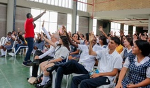 En el marco de la conmemoraci&oacute;n de las Manos Rojas dejamos una huella de paz y solidaridad en Llano Verde
