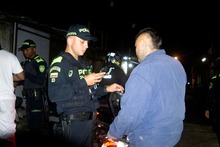 Alcald&iacute;a de Santiago de Cali y Polic&iacute;a Metropolitana lideran operativo contra la extorsi&oacute;n y el hurto en la galer&iacute;a de Santa Elena