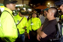 Alcald&iacute;a de Santiago de Cali y Polic&iacute;a Metropolitana lideran operativo contra la extorsi&oacute;n y el hurto en la galer&iacute;a de Santa Elena