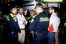 Alcald&iacute;a de Santiago de Cali y Polic&iacute;a Metropolitana lideran operativo contra la extorsi&oacute;n y el hurto en la galer&iacute;a de Santa Elena