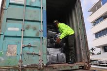 Autoridades incautan 5,6 toneladas de marihuana en el barrio Álamos siendo el cargamento más grande aprehendido en casi una década